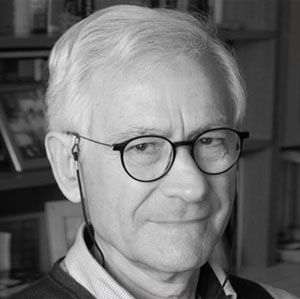 Joaquín Gómez Carrillo. Autor en Cultugrafía, difusión y crítica cultural. Escritor. Su obra es fiel a la tierra, al pueblo, a la intrahistoria. Su blog: «El Pico de la Atalaya». Última novela: «La patria que nos queda»; próximo libro: «Calle Libertad».