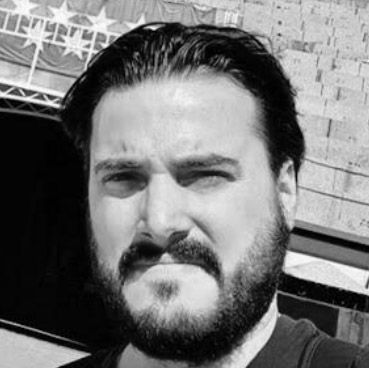 Diego Báez. Autor en Cultugrafía, revista digital de difusión y crítica cultural.