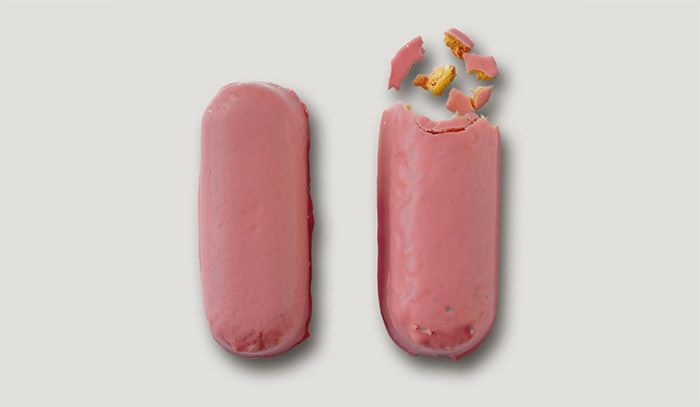 Imagen de portada del libro Gordo de Feria, de Esther García Llovet. Son bizcochos panteras rosa, y una metáfora de las pastillas