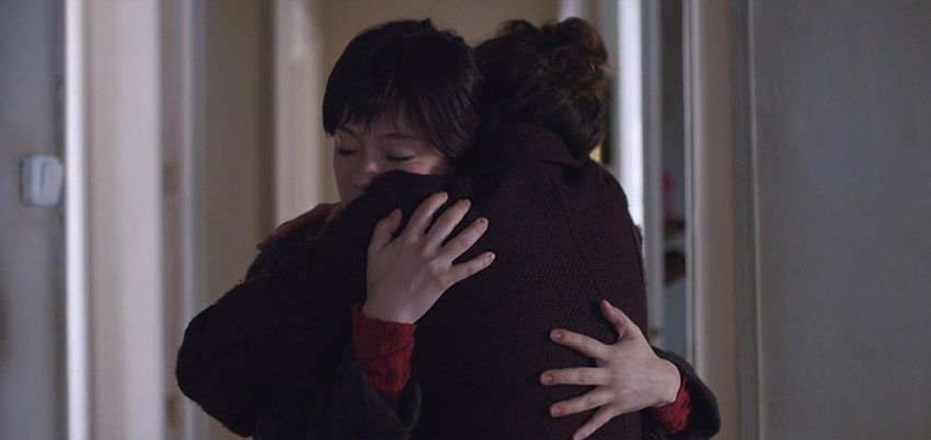 Fotograma de Viaje al cuarto de una madre de Celia Rico.. Critica cinematográfica