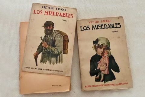 Los miserables de Victor Hugo. Edición Sopena, 2 tomos (1935).