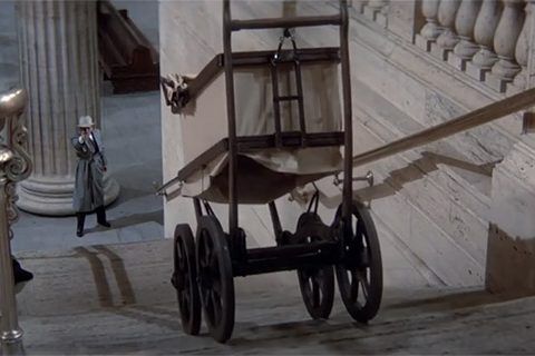 Fotograma de la celebre escena de Los intocables de Elliot Ness (1987) de Brian de Palma. Cultugrafía, crítica cinematográfica y literaria. Difusión cultural.