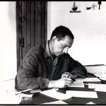 Miguel Delibes en su despacho de Sedano en Burgos (1966). Fuente: Biblioteca Nacional de España. Crítica de la novela Cinco horas con Mario.