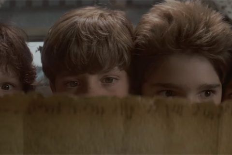 Los Goonies (1985), dirigida por Richard Donner y escrita por Chris Columbus.