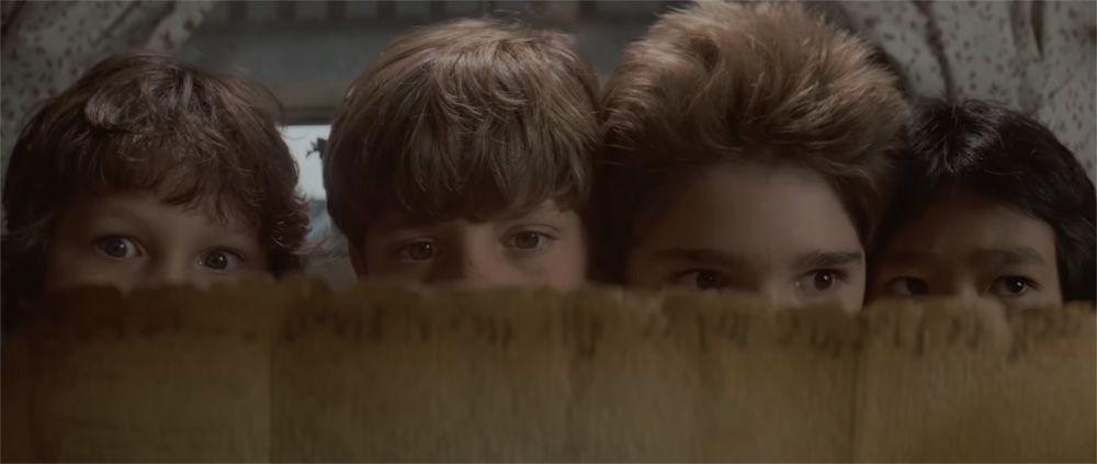 Los Goonies (1985), dirigida por Richard Donner y escrita por Chris Columbus.
