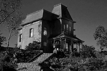 La casa de Psicosis, de Norma y Norman Bates. Análisis de libro y película. Comparación.