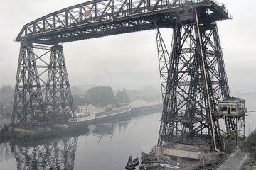 Puente transbordador Nicolás Avellaneda desde Dock Sud a La Boca, Buenos Aires.