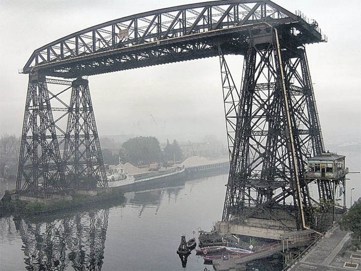 Puente transbordador Nicolás Avellaneda desde Dock Sud a La Boca, Buenos Aires.
