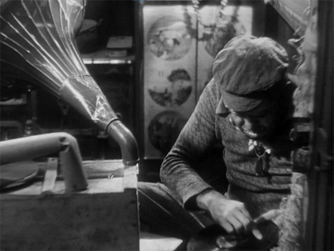 Michel Simon como el tío Jules en L'Atalante. Cultugrafría difusión y crítica cultural. Crítica cinematográfica.