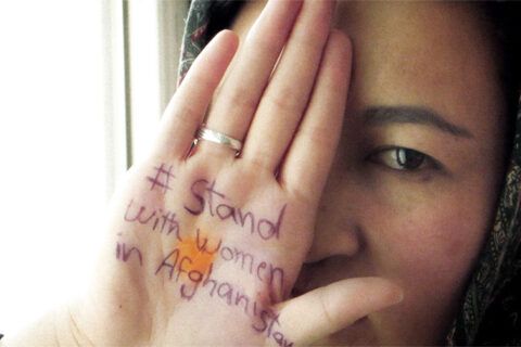 Imagen del largometraje documental Bread & Roses, dirigida por Sahra Mani. Cinta que revela la resistencia de las mujeres afganas contra los talibanes.