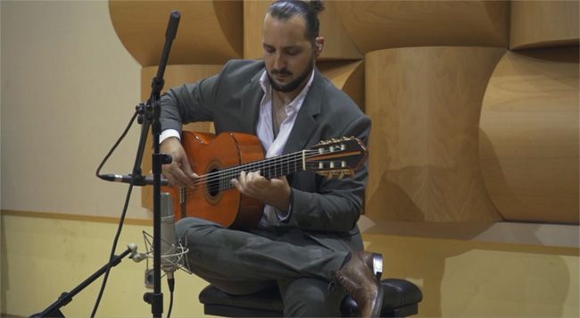 Edu Vico, grabando su tema Alazán junto a la Orquesta Sinfónica de Budapest.