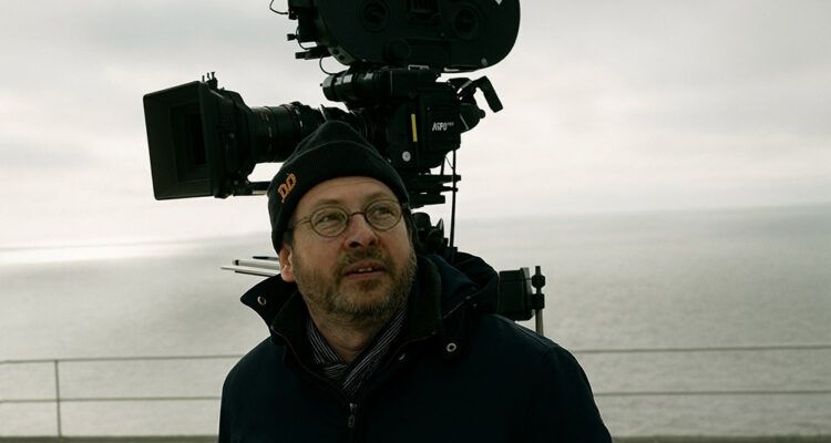 Lars Von Trier durante un rodaje. Cultugrafía Difusión y Crítica Cultural. Cine Reseñas y análisis cinematográfico.