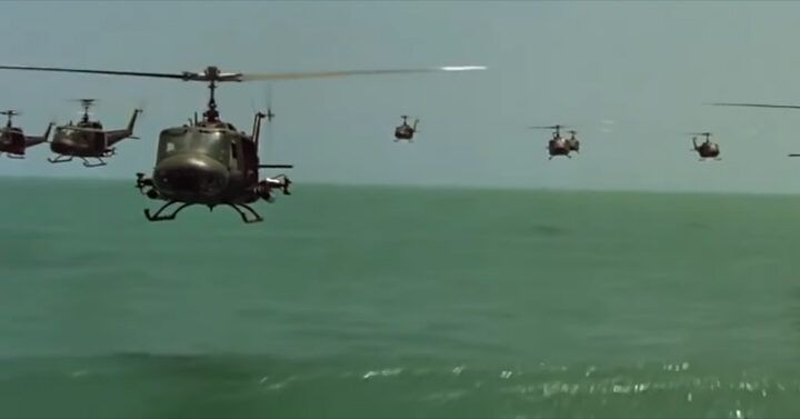 Apocalypse Now — helicópteros con “La cabalgata de las valquirias”