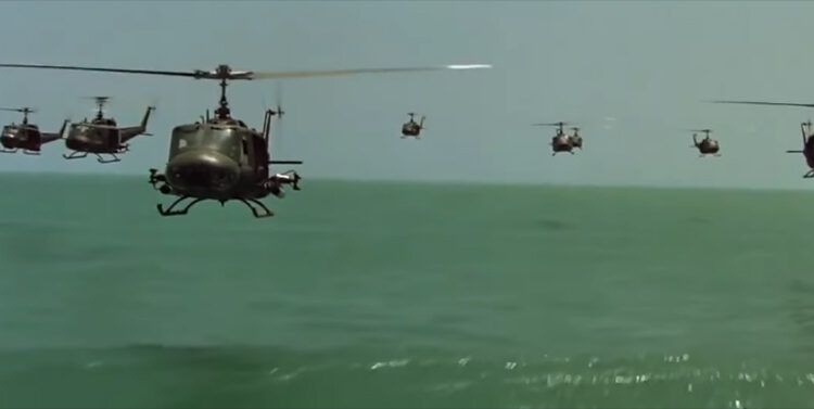 Apocalypse Now — helicópteros con “La cabalgata de las valquirias”