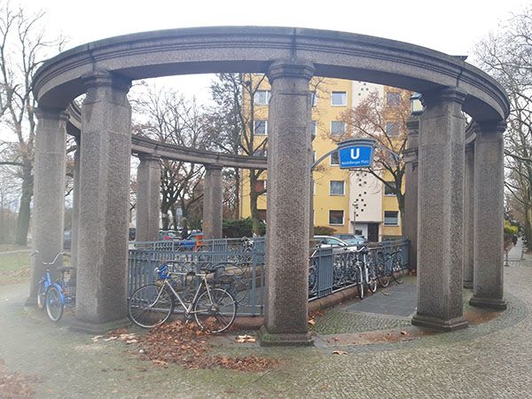 Estación de metro de la Heidelberger Platz.