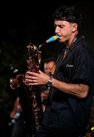 Mario Pérez, saxo barítono y tenor de Al Dual.