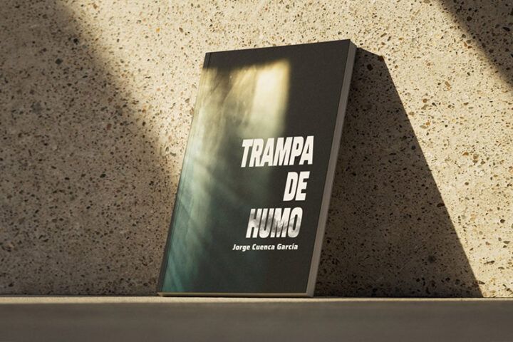 Portada del libro trampa de humo del escritor Jorge Cuenca García