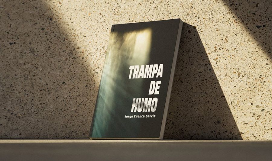 Portada del libro trampa de humo del escritor Jorge Cuenca García